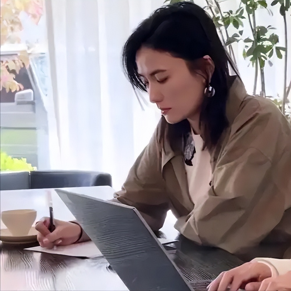 官宣离婚仅过3个月，高调谈论再婚的李亚鹏，没给前妻留一丝体面(图15)