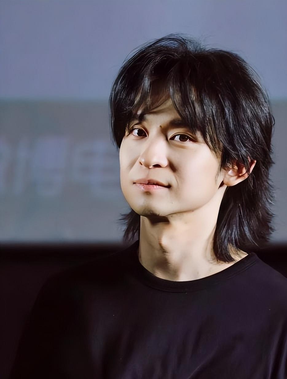 离婚3年后，31岁董子健再次官宣喜讯，已是孙怡高攀不起的存在！(图13)