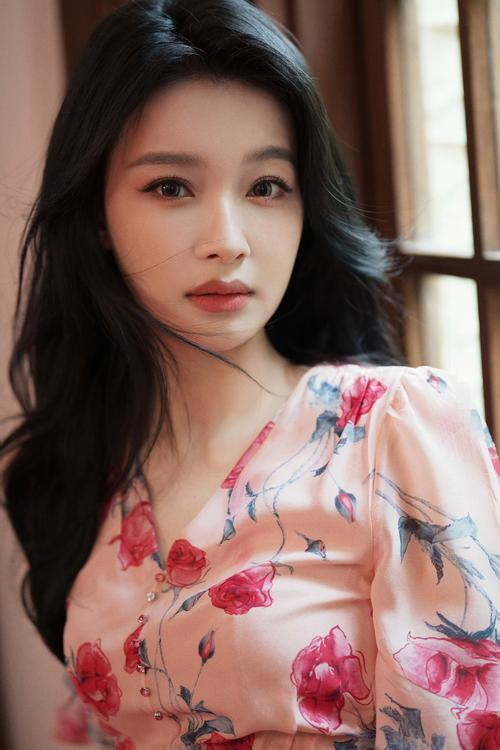 离婚3年后，31岁董子健再次官宣喜讯，已是孙怡高攀不起的存在！(图16)