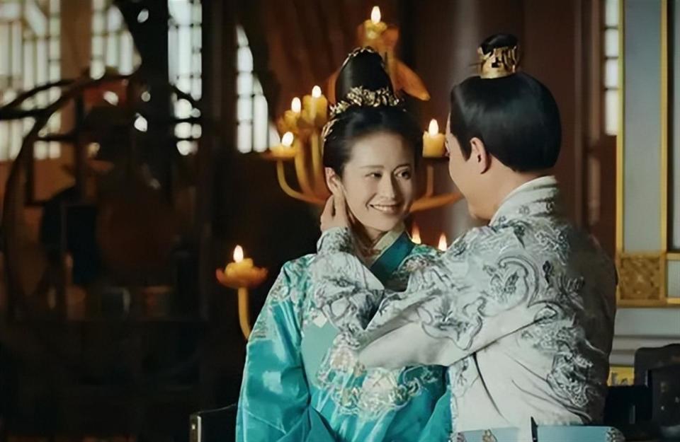 颖儿带女儿回付辛博老家！不住婆家住酒店，公婆罕露面都好宠孙女(图11)