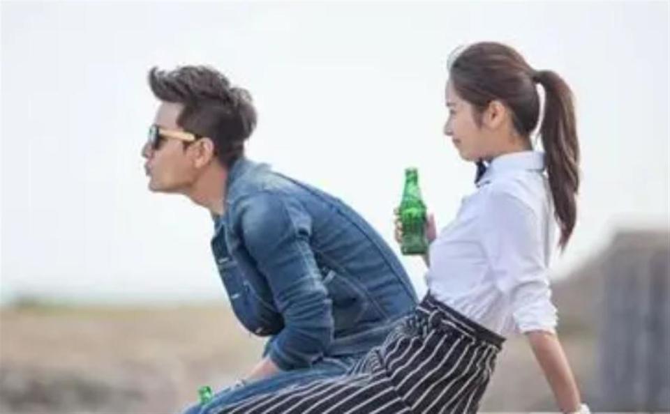 颖儿带女儿回付辛博老家！不住婆家住酒店，公婆罕露面都好宠孙女(图8)