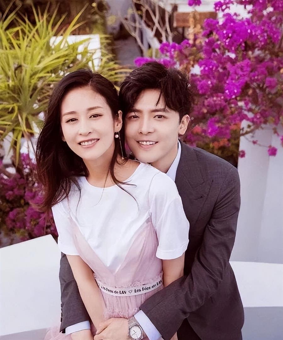 颖儿带女儿回付辛博老家！不住婆家住酒店，公婆罕露面都好宠孙女(图12)