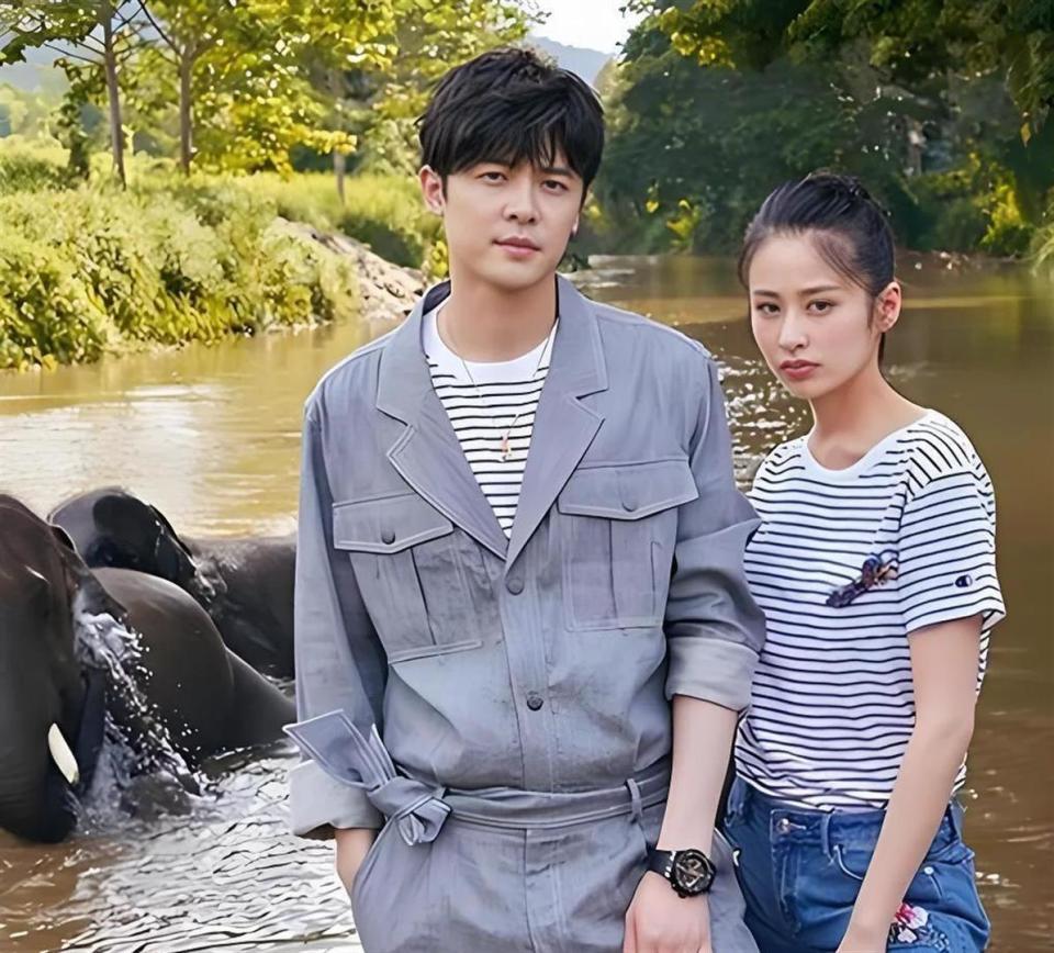 颖儿带女儿回付辛博老家！不住婆家住酒店，公婆罕露面都好宠孙女(图15)