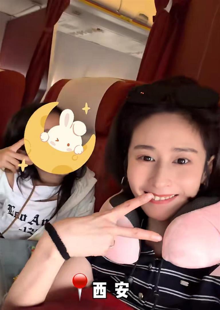 颖儿带女儿回付辛博老家！不住婆家住酒店，公婆罕露面都好宠孙女(图21)