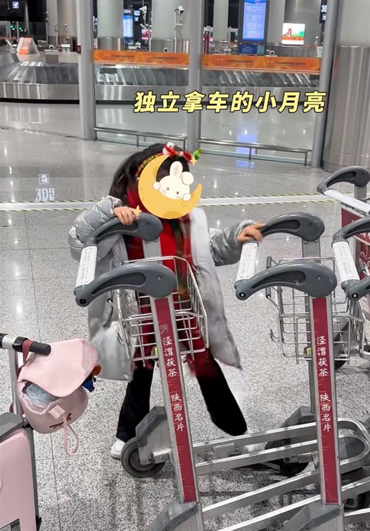 颖儿带女儿回付辛博老家！不住婆家住酒店，公婆罕露面都好宠孙女(图23)