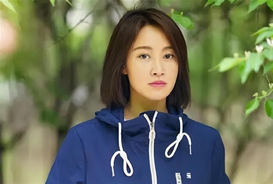 抢胡可男友，潜规则上位？即便是央视主持人，都无法摆脱一身污名(图9)