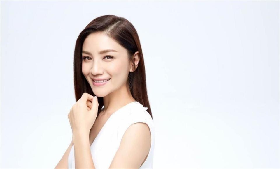 抢胡可男友，潜规则上位？即便是央视主持人，都无法摆脱一身污名(图8)