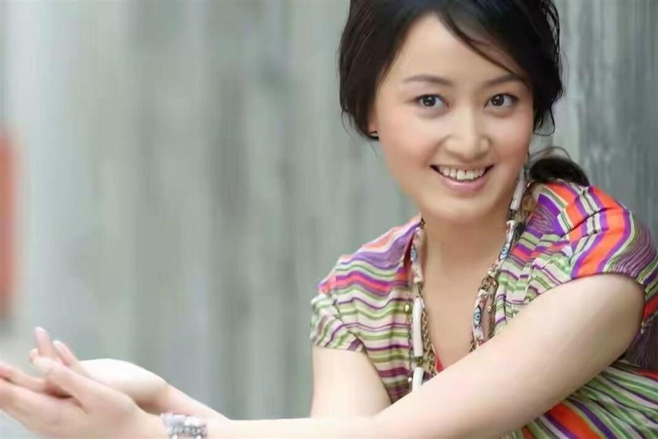 抢胡可男友，潜规则上位？即便是央视主持人，都无法摆脱一身污名(图14)