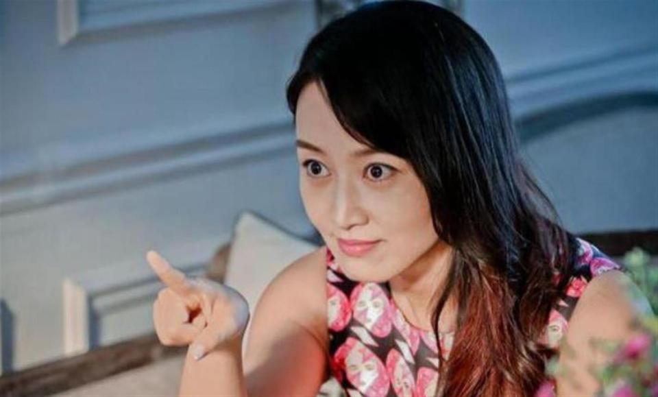 抢胡可男友，潜规则上位？即便是央视主持人，都无法摆脱一身污名(图16)