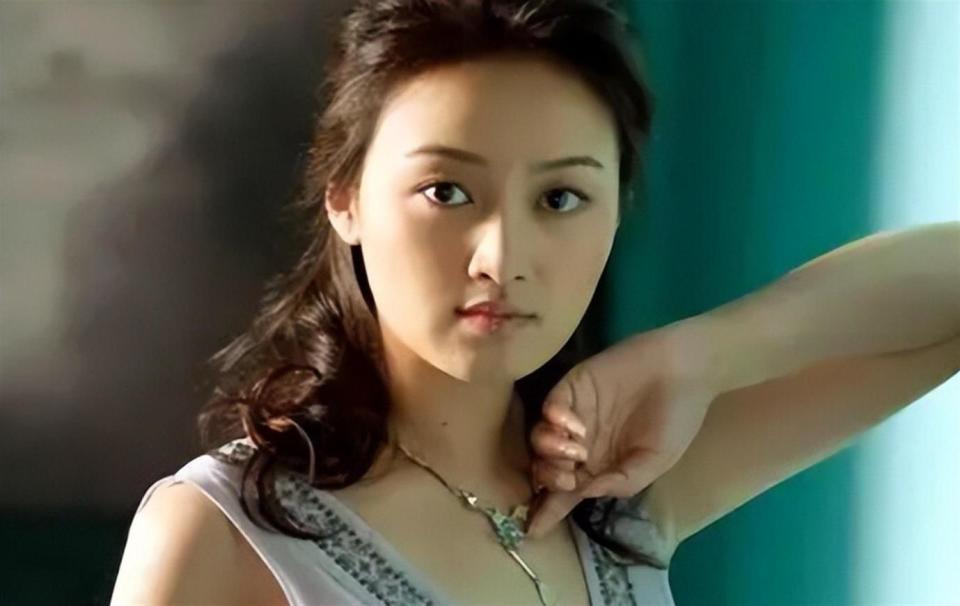 抢胡可男友，潜规则上位？即便是央视主持人，都无法摆脱一身污名(图25)