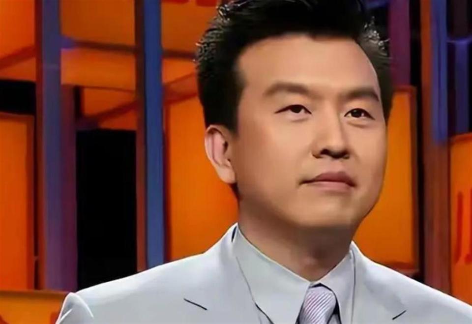 儿子丢了、父亲走了、妻子跑了，央视主持张泽群如今落到这般田地(图7)