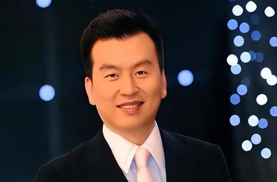 儿子丢了、父亲走了、妻子跑了，央视主持张泽群如今落到这般田地(图11)