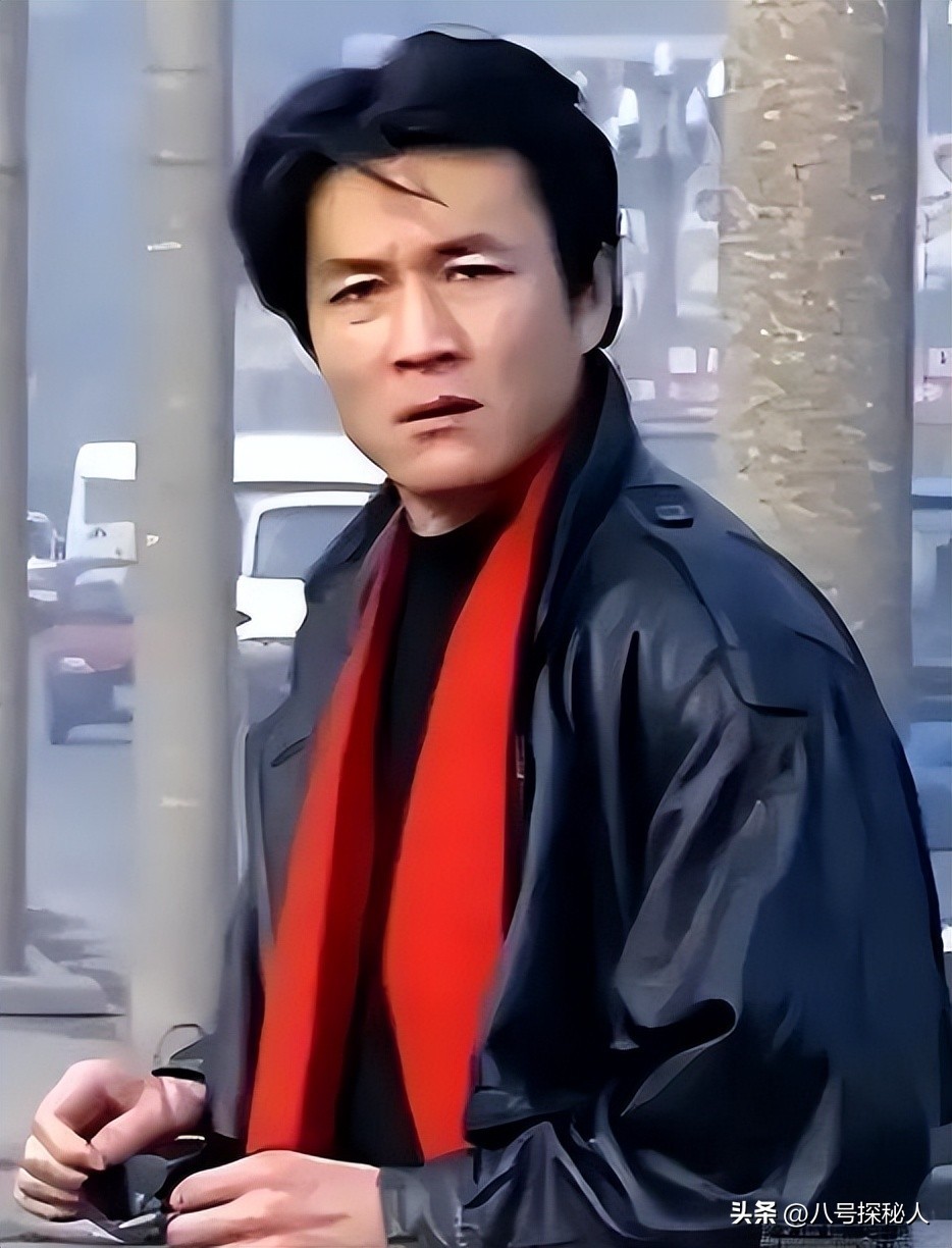 原来他早已去世,15岁演戏44岁走红,47岁患癌离世,哥哥是熟面孔(图32) 原来他早已去世,15岁演戏44岁走红,47岁患癌离世,哥哥是熟面孔(图32)