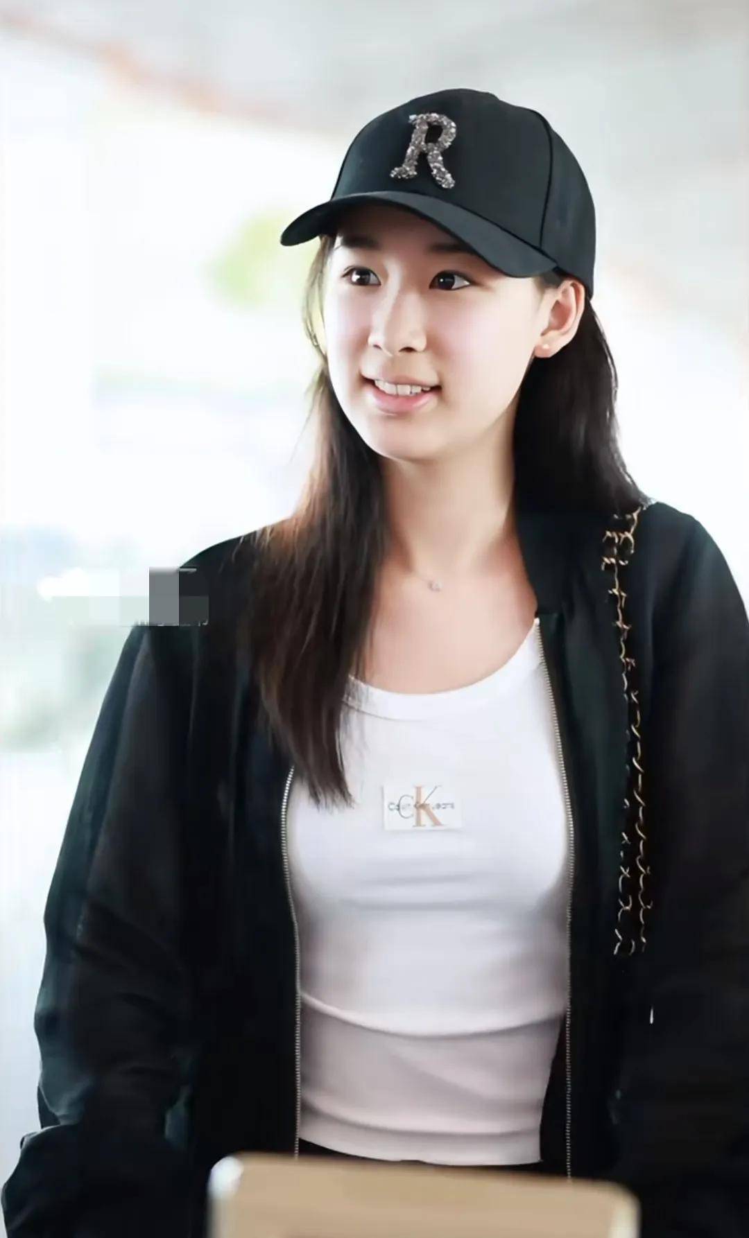 出乎赵文卓夫妇的预料，18岁的美籍女儿，如今已开始给他们争光了(图6)