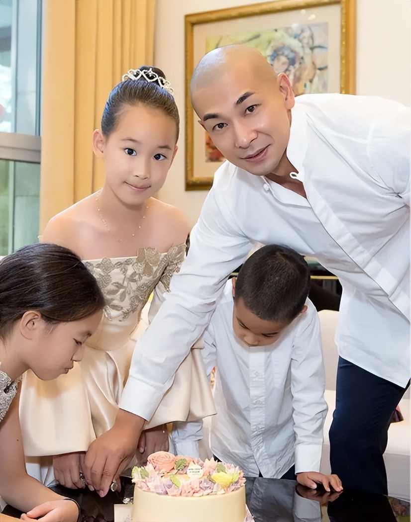 出乎赵文卓夫妇的预料，18岁的美籍女儿，如今已开始给他们争光了(图12)