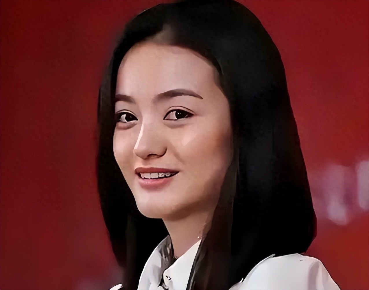 41岁朱杰参加聚会，回应多年没拍戏，官宣生下双胞胎，孩子都6岁(图1)