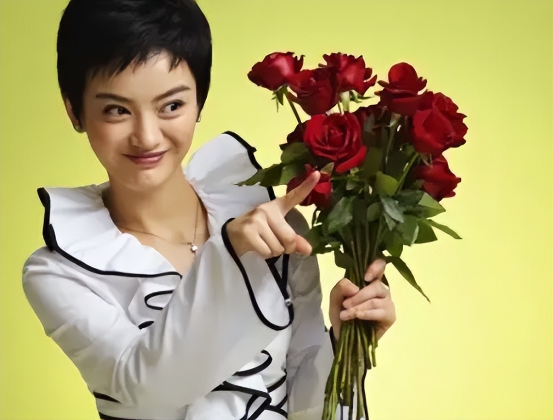 41岁朱杰参加聚会，回应多年没拍戏，官宣生下双胞胎，孩子都6岁(图23)