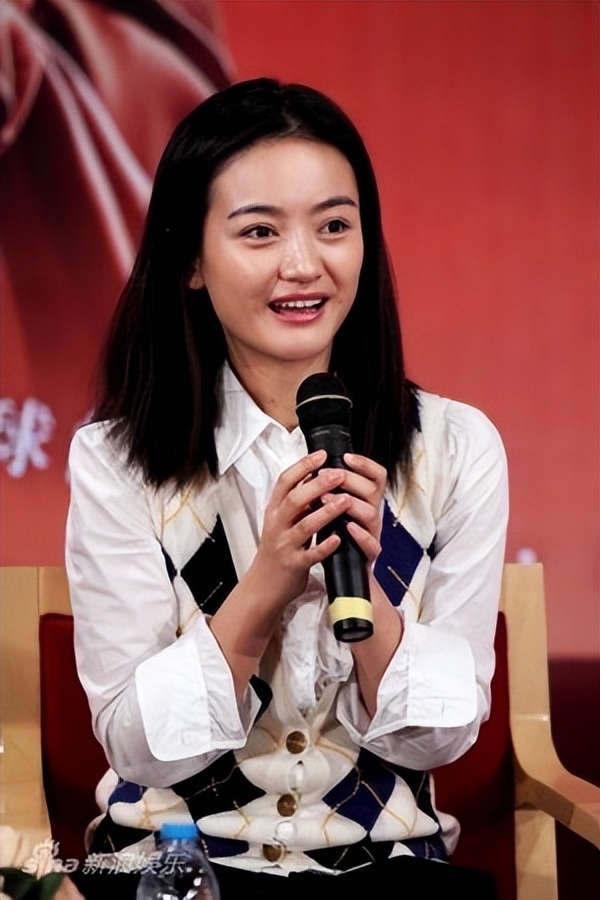 41岁朱杰参加聚会，回应多年没拍戏，官宣生下双胞胎，孩子都6岁(图30)