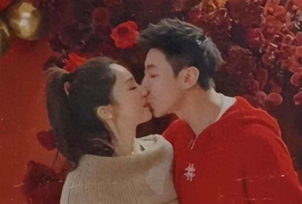 董璇给二婚老公庆生，张维伊都快把董璇给啃