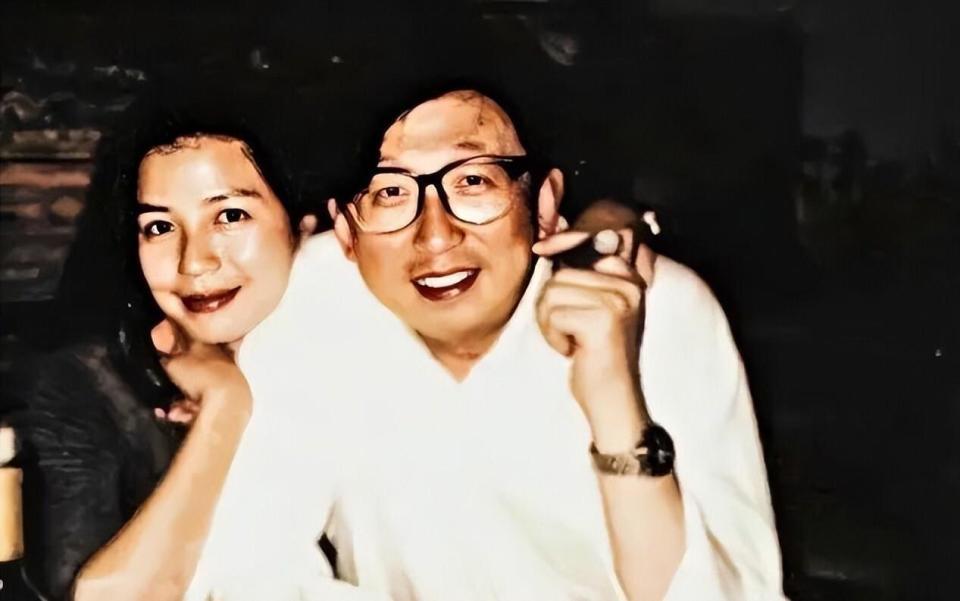 65岁钟楚红近况曝光！老公去世18年未再嫁，现如今一个人把日子过成了诗(图1)