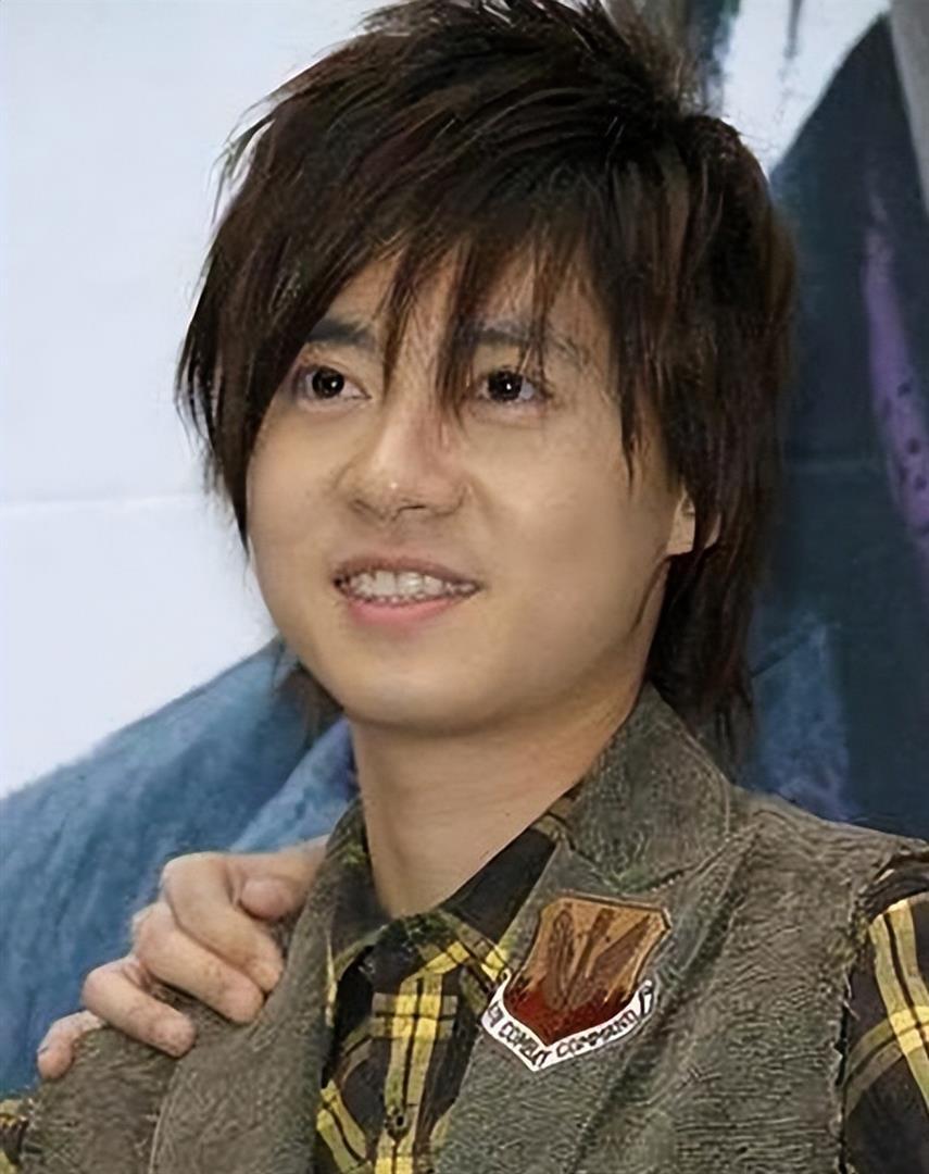 45岁萧亚轩依然单身未婚，她的前任已经怀上二胎，也是姐弟恋(图6)