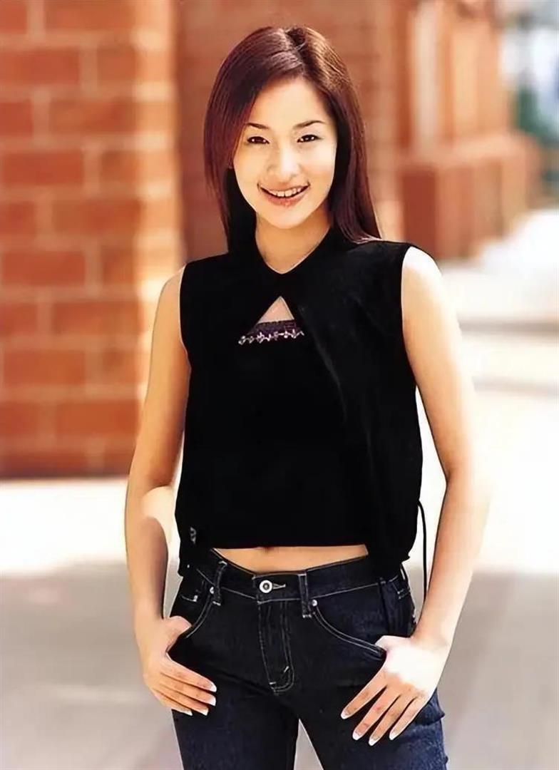 45岁萧亚轩依然单身未婚，她的前任已经怀上二胎，也是姐弟恋(图20)