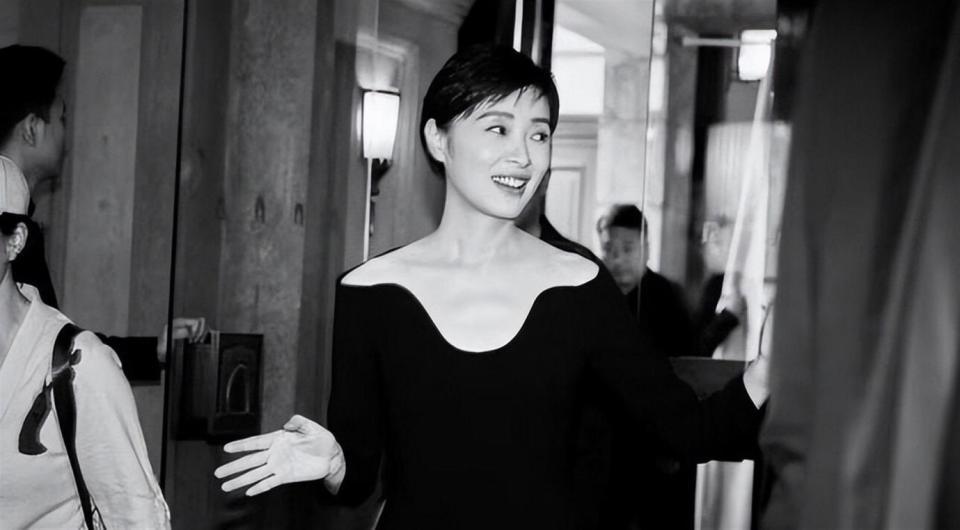 分手20年不提吴越，再看被婚姻捆绑的陈建斌，才明白蒋勤勤多聪明(图8)