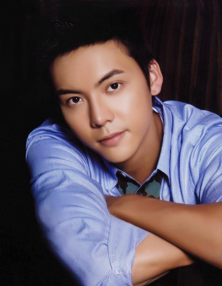 香港知名男星突然暴瘦，脸颊凹陷脖子前倾，与以往形象判若两人(图8)