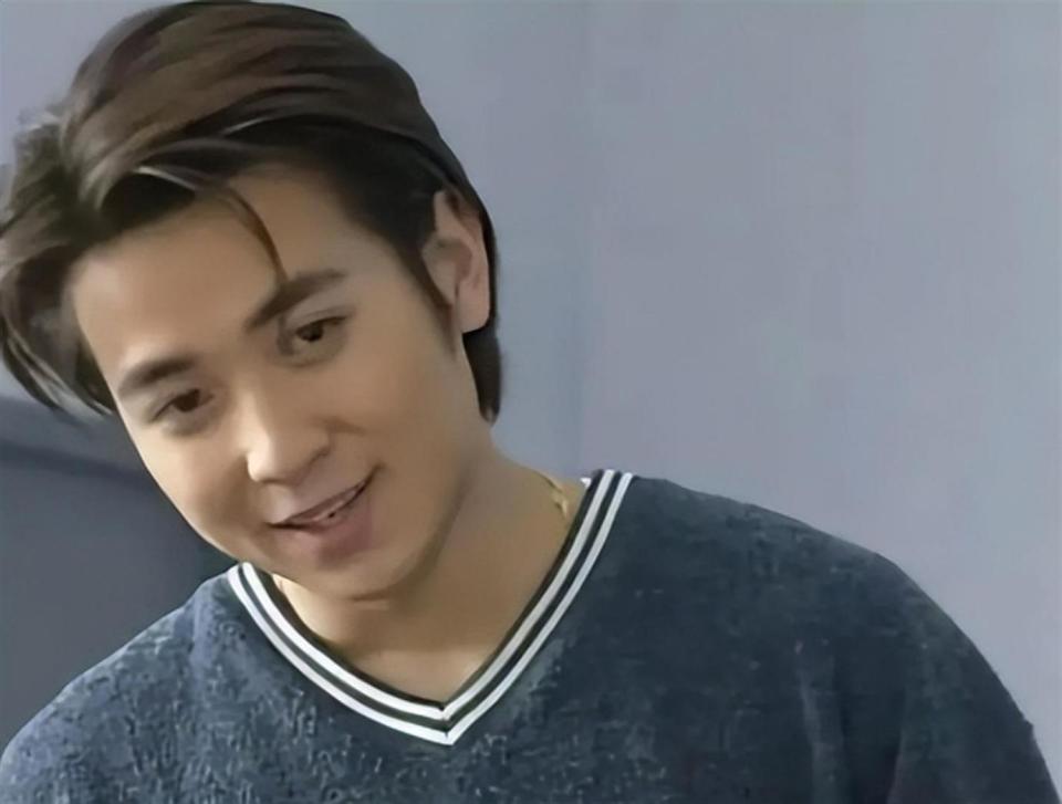 装不下去了吧？前女友曝保剑锋婚前偷吃，恶心的事还是发生了(图2)