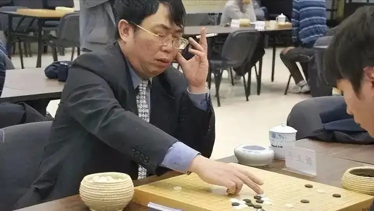 聂卫平去世仅1天，恶心的一幕发生，私生活被扒，郎平也受牵连(图12)