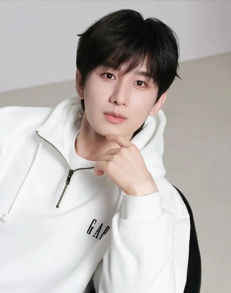 钱再多有什么用？35岁成毅的遭遇，彻底暴露一个“小圈子”的恶俗(图7)