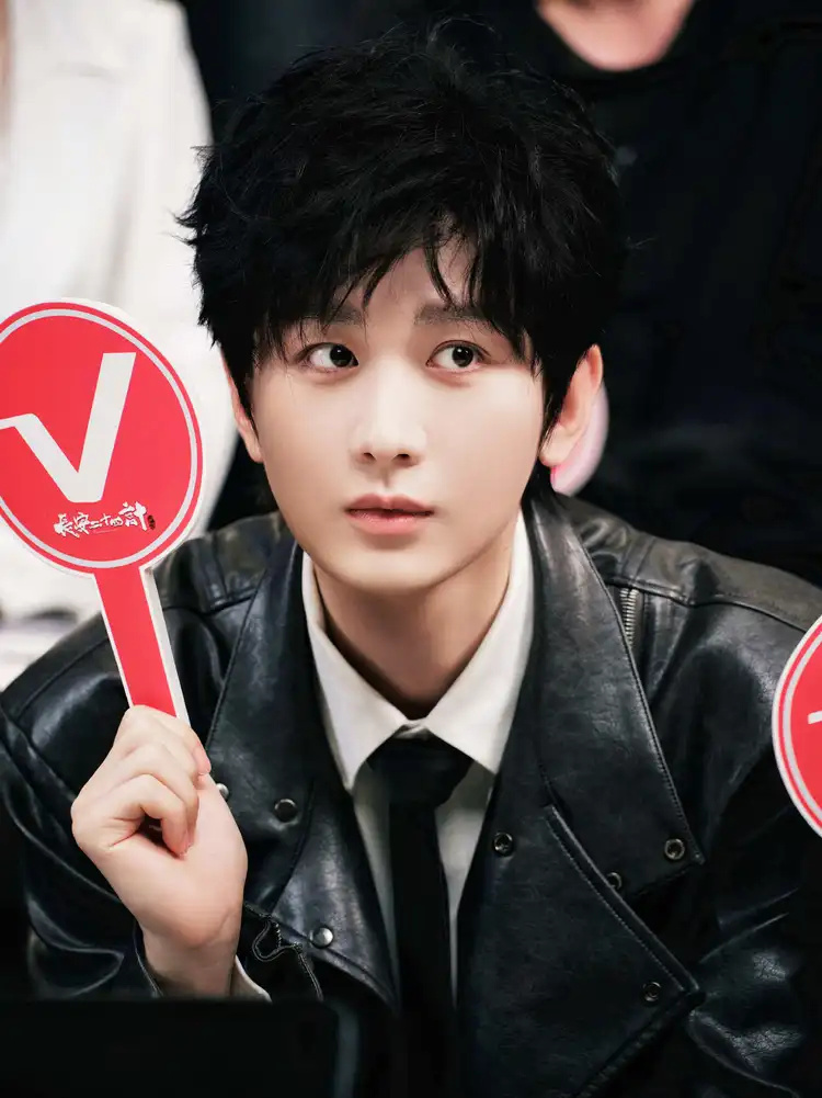 钱再多有什么用？35岁成毅的遭遇，彻底暴露一个“小圈子”的恶俗(图10)