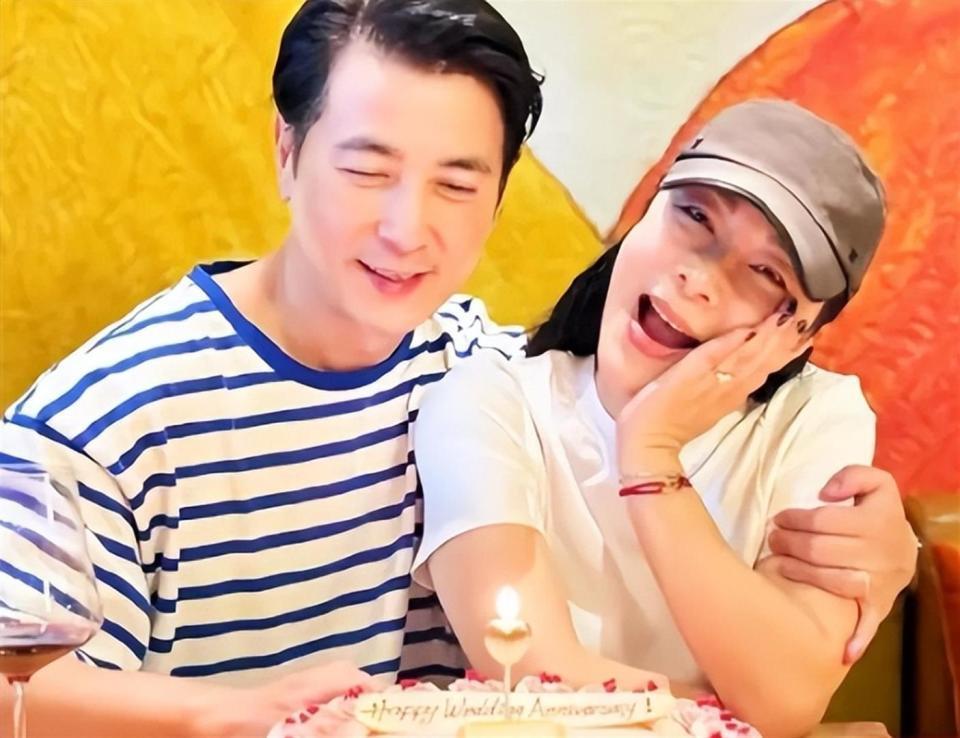 隐婚23年！夏老师晒证硬刚保剑锋：我陪你