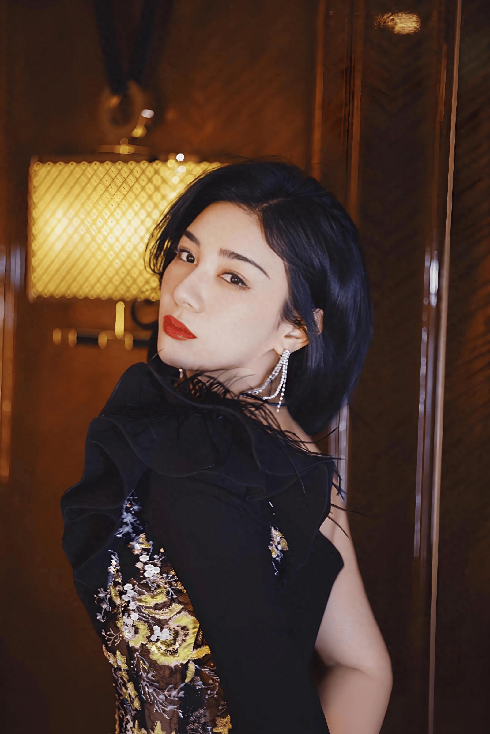 赢了官司输了人生，两婚两离至今单身的黄奕