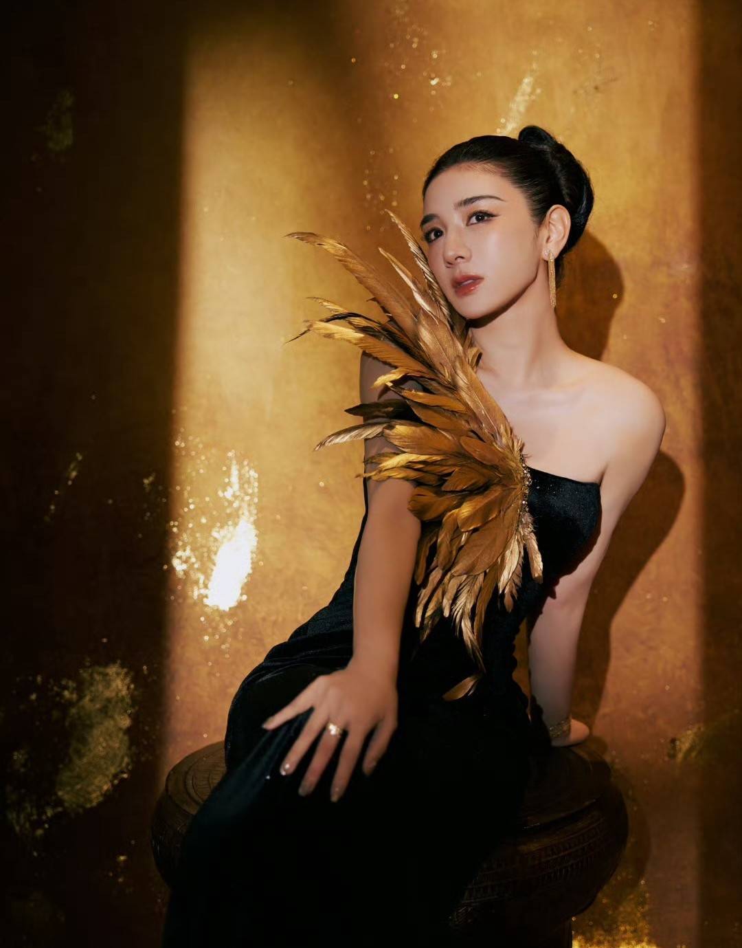 赢了官司输了人生，两婚两离至今单身的黄奕，证明陈妍希说的没错(图14)