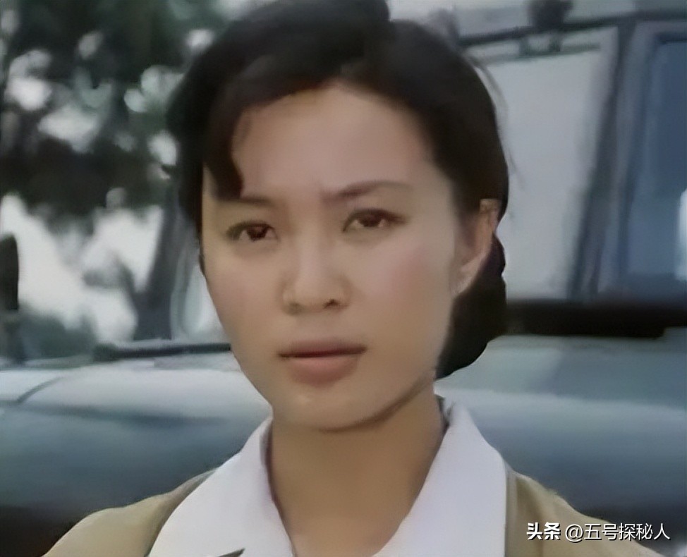 有一种“恋爱脑”叫方舒，遭两任丈夫抛弃的她，如今混迹在社区(图7)