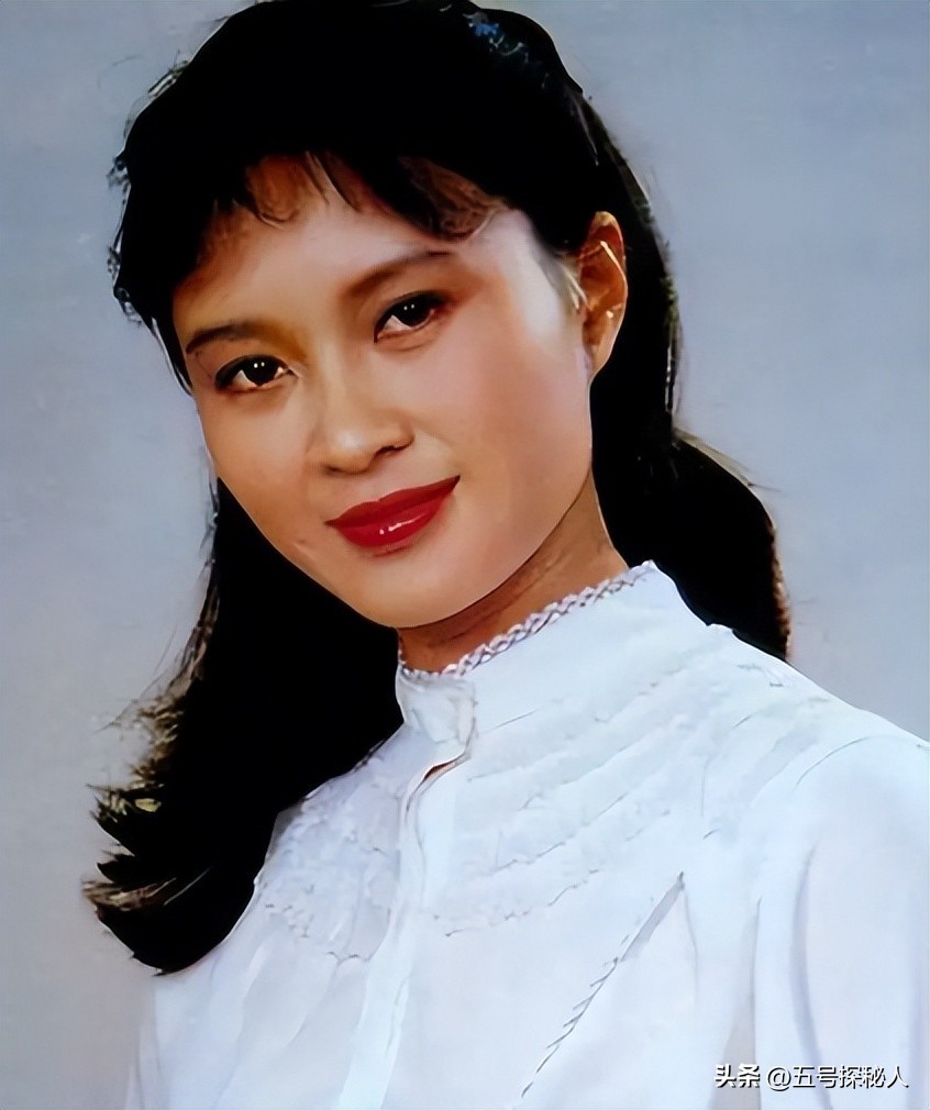 有一种“恋爱脑”叫方舒，遭两任丈夫抛弃的她，如今混迹在社区(图16)