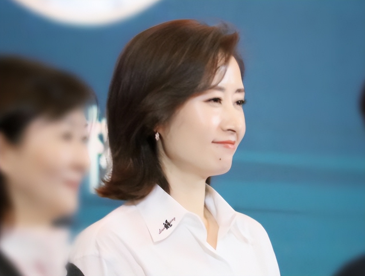 官媒亲宣！49岁刘敏涛传来喜讯，事实证明，靳东当初的评价没说错(图21)