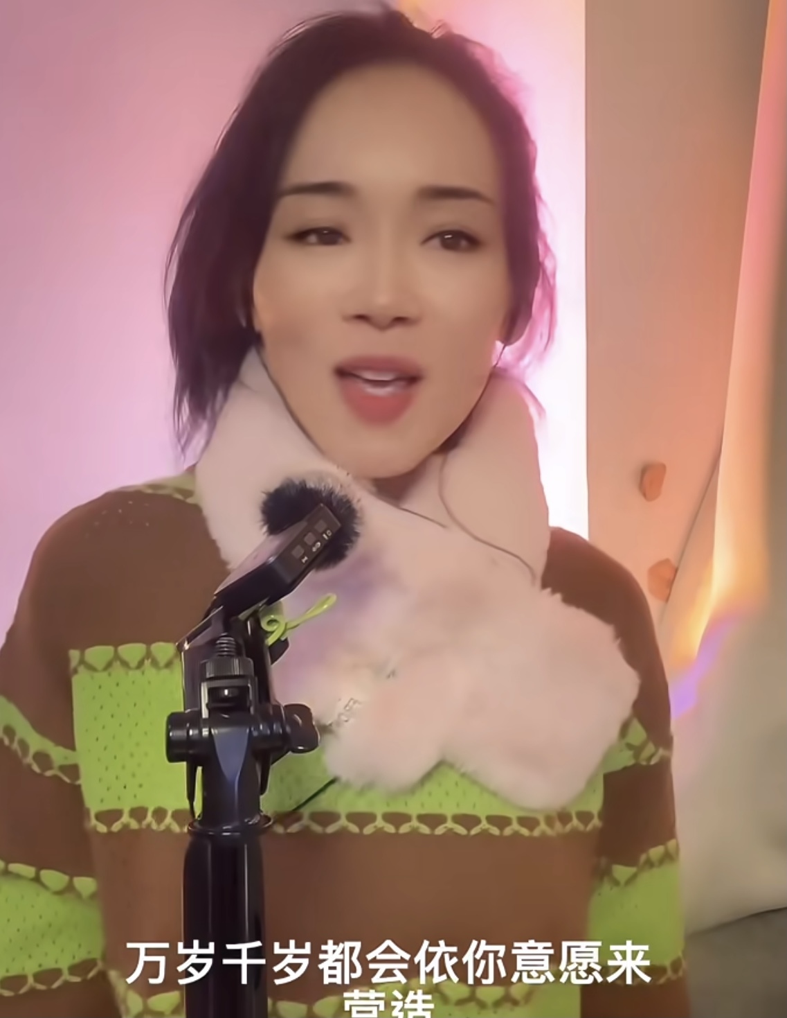 TVB前港姐冠军近况曝光！直播间被批蹭热度，造型被嘲似广场大妈(图5)