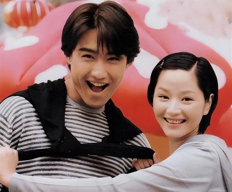 30年三次错过爱情，胡兵用一生的陪伴，给了瞿颖最稳妥的回应(图18)