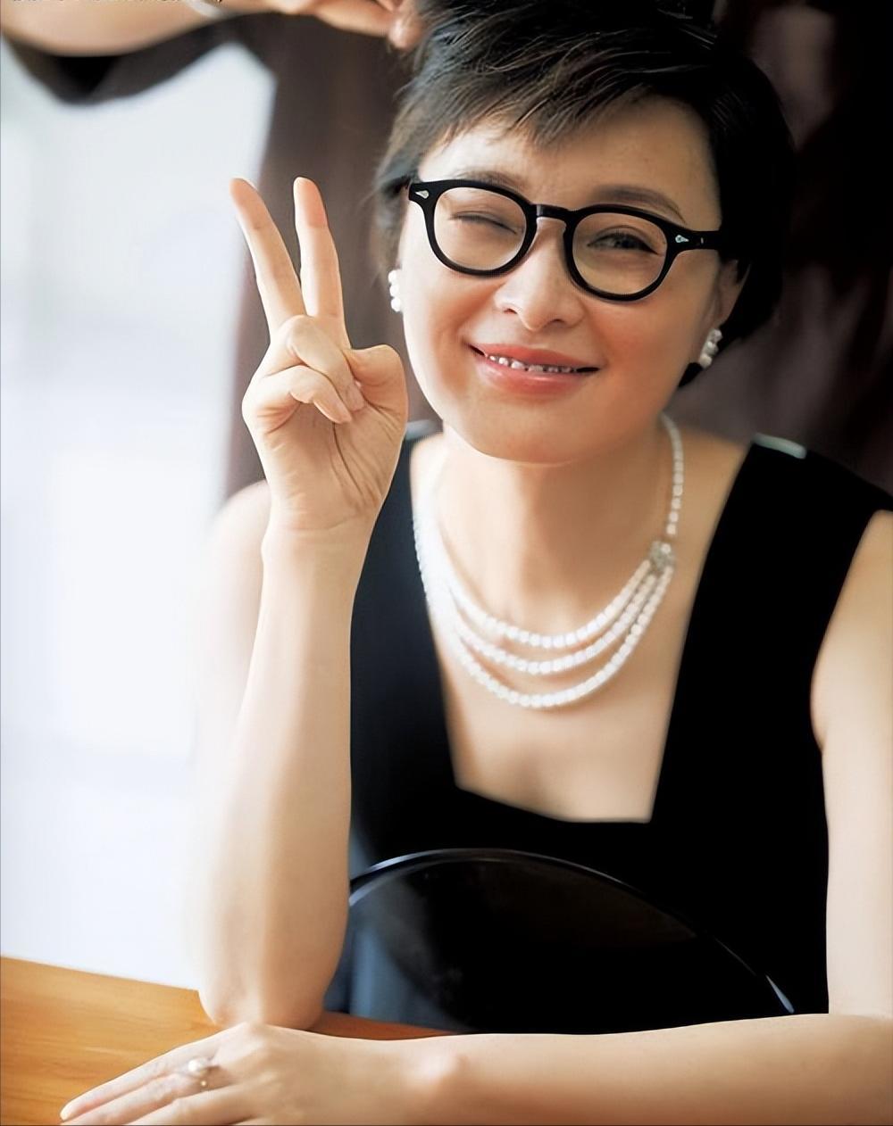 没想到，51岁“不婚不育”的吴越，已经走上了另一条人生大道(图16)