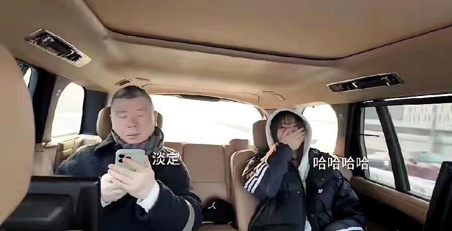 徐帆带徐朵参加活动，3次想牵女儿手均被拒绝！徐朵发文回应质疑(图12)