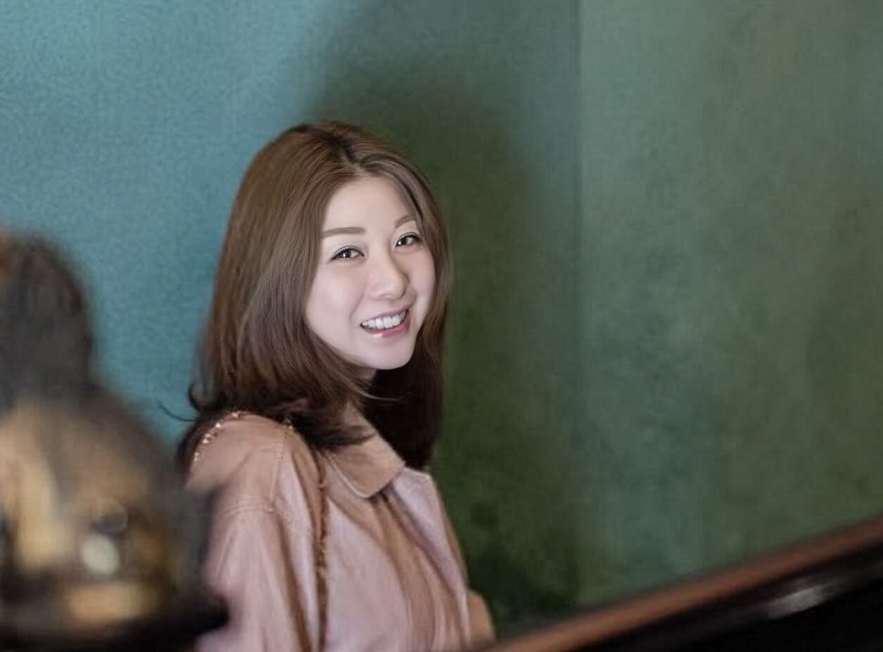 香港知名女星新恋情曝光，二十年闺蜜变情人，男友不介意当继父(图3)