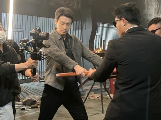 短剧红利狂欢下：屏幕里手握数亿元的“霸总”，屏幕外追要万元欠薪？(图3)