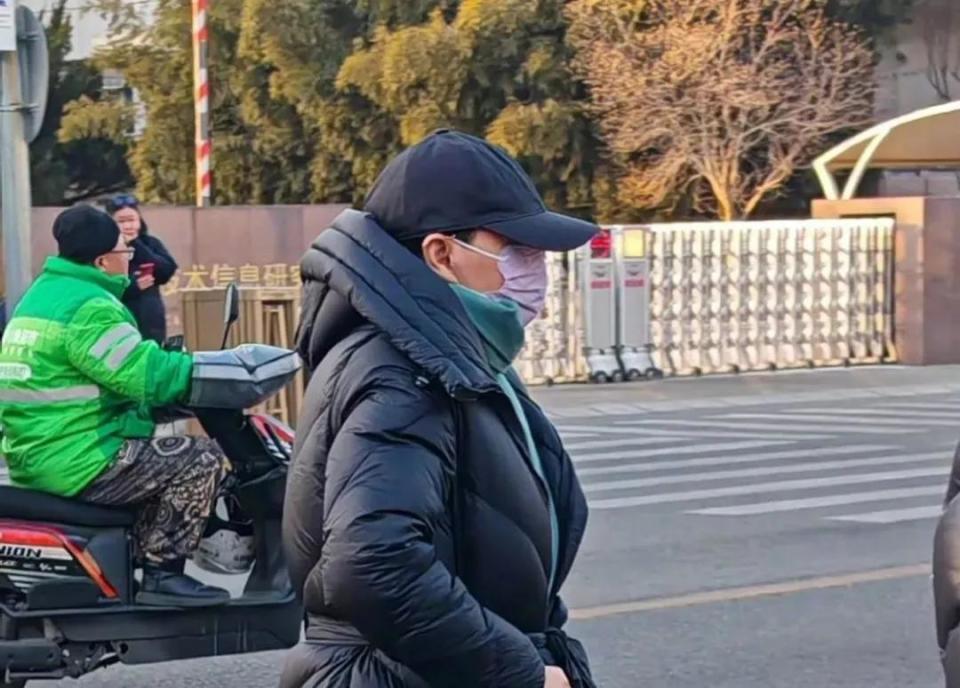 央视春晚彩排，37位明星亮相，沙溢引人发笑，小品演员“大换血”(图31)