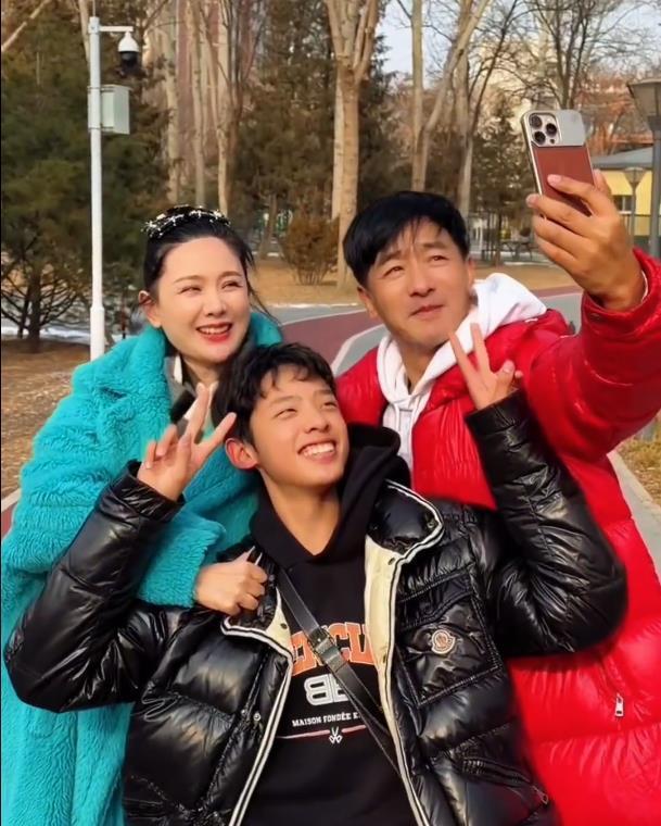 郭晓东儿子回应长得不帅“就像烟花，不是每一朵都完美无瑕”，程莉莎转发支持(图5)