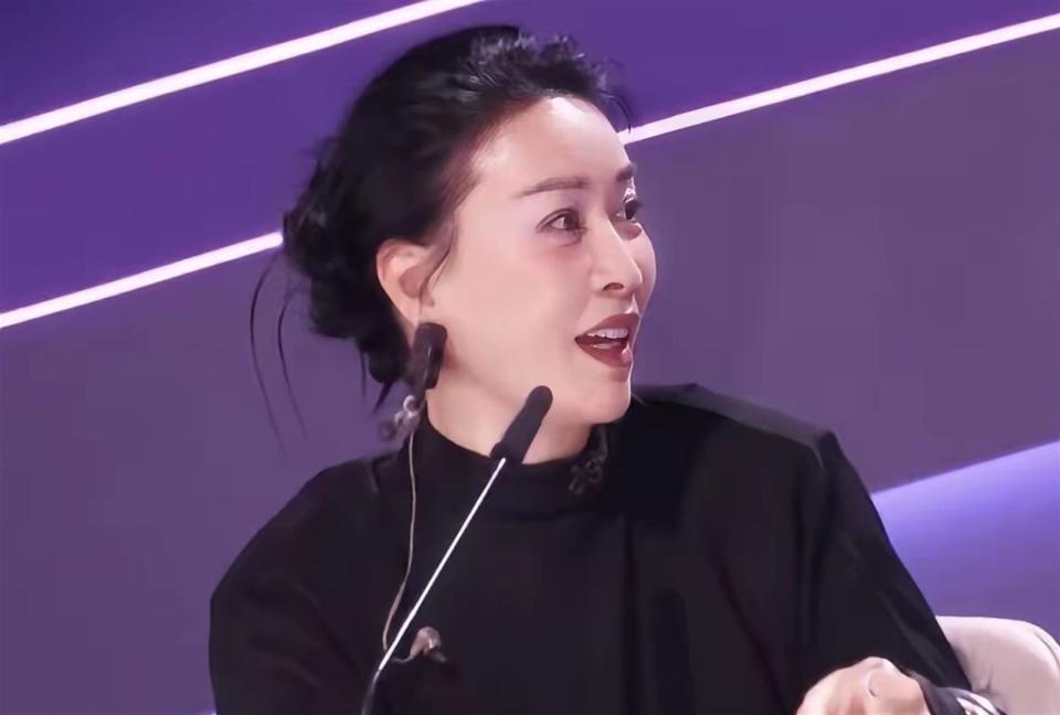 天呐，58岁那英改头换面，越来越漂亮，像变了个人似的(图4)