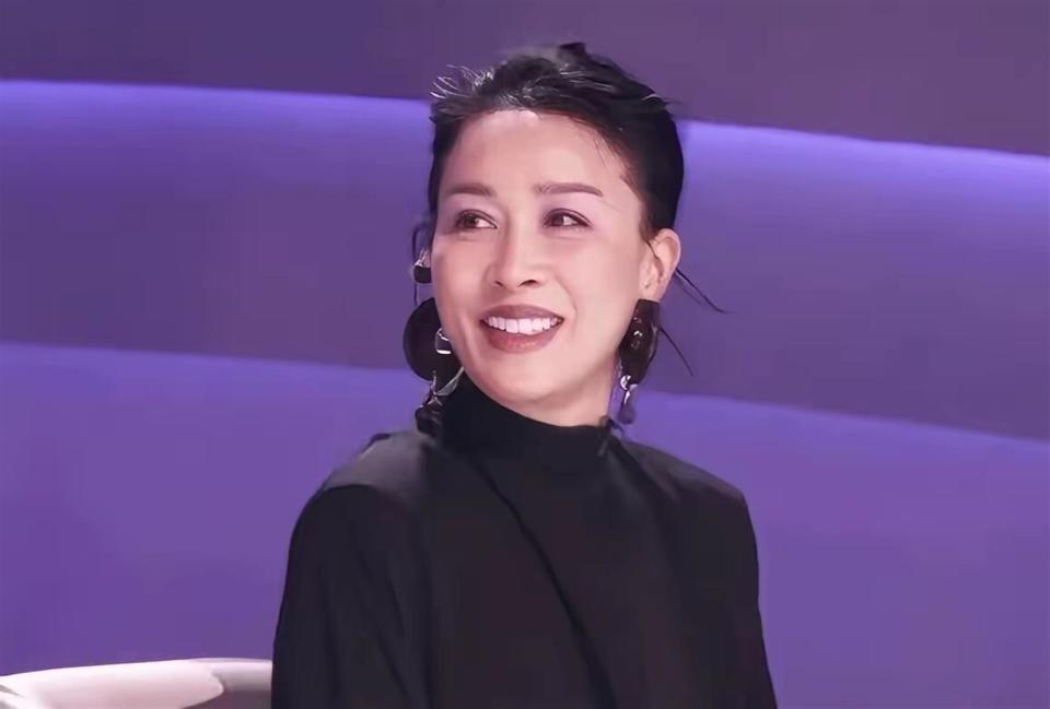 天呐，58岁那英改头换面，越来越漂亮，像变了个人似的(图6)