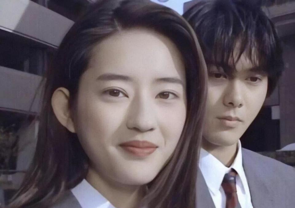 美貌的天敌不是发福而是发腮！从林青霞到刘亦菲都因发腮颜值暴跌(图3)