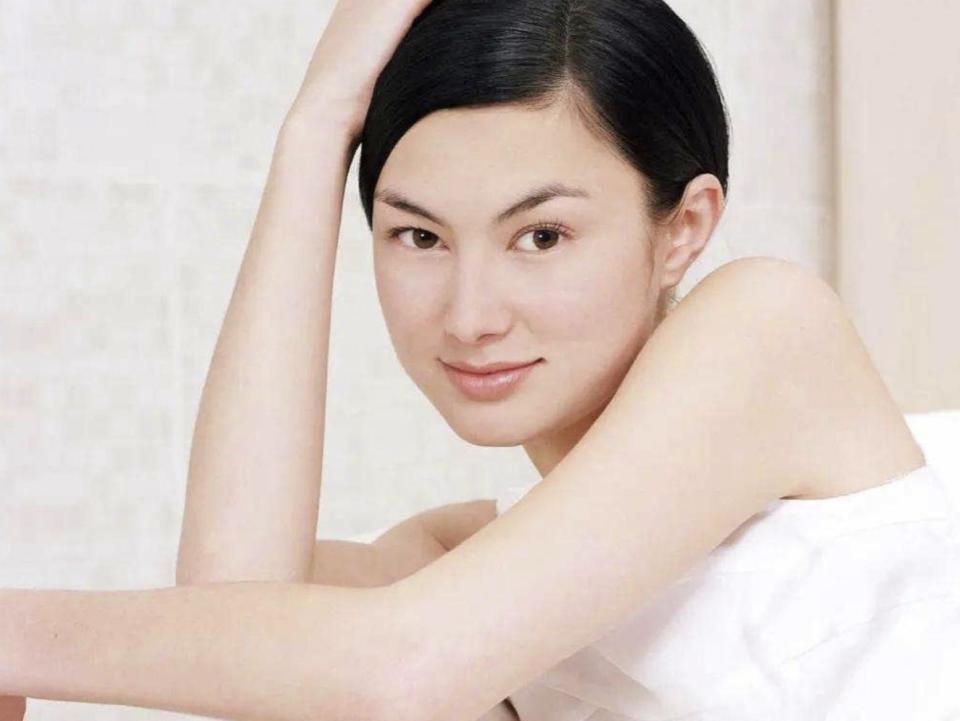 美貌的天敌不是发福而是发腮！从林青霞到刘亦菲都因发腮颜值暴跌(图18)